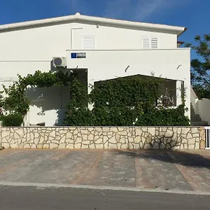 Apartman Oaza, Ražanac